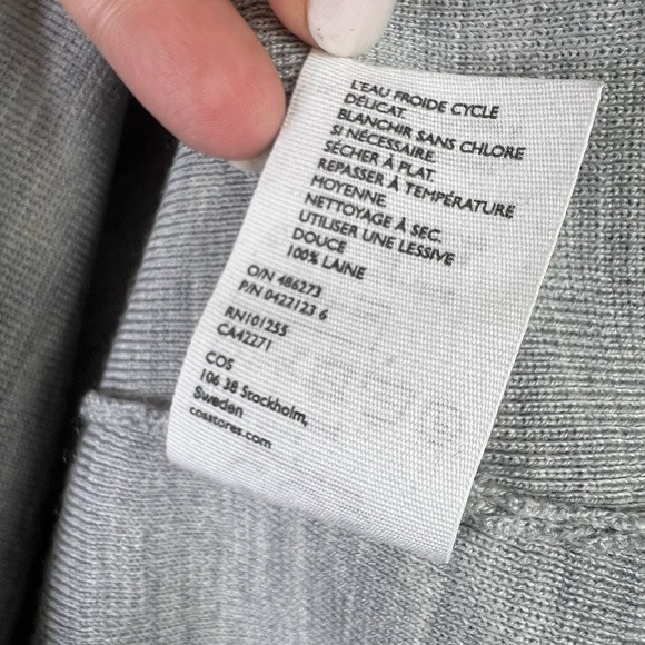 COS Designer Luxe Classic Minimalist Scandi Chic Gray 100% Wool Sweater Sz SMALL - Picture 5 of 10